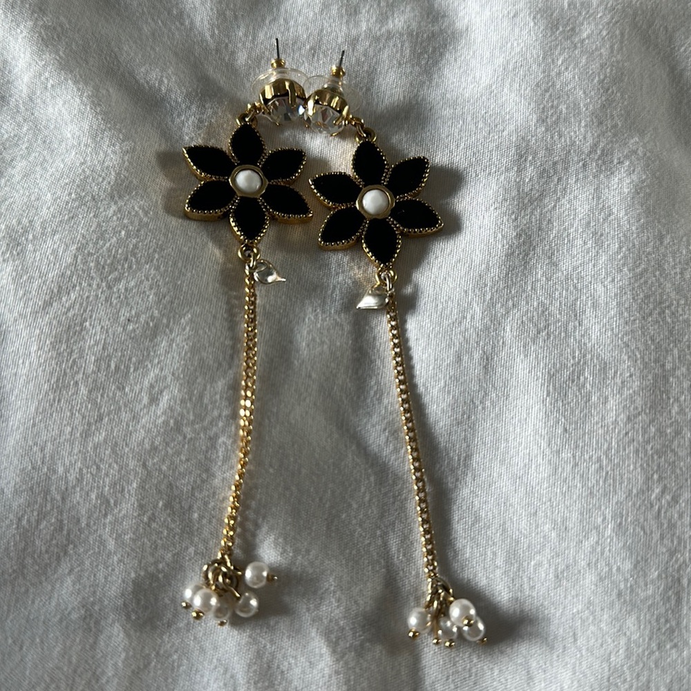 Betsy Johnson flower drop earrings